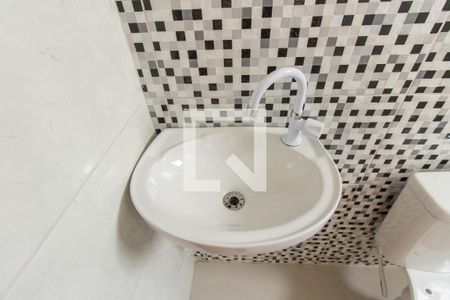 Casa de condomínio para alugar com 75m², 2 quartos e 1 vaga Casa de condomínio para alugar com 75m², 2 quartos e 1 vagaBanheiro do Quarto 2