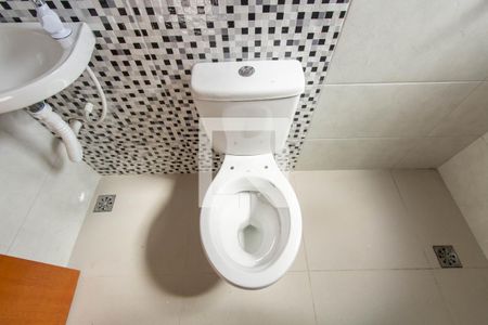 Casa de condomínio para alugar com 75m², 2 quartos e 1 vaga Casa de condomínio para alugar com 75m², 2 quartos e 1 vagaBanheiro do Quarto 1