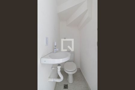 Lavabo de casa para alugar com 2 quartos, 75m² em Itaquera, São Paulo