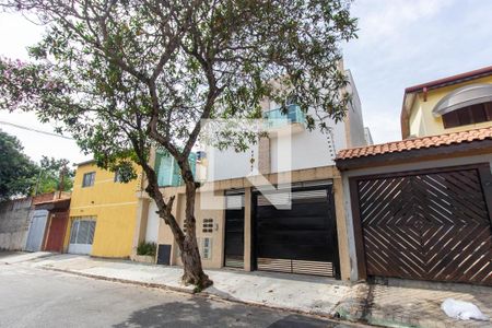 Casa de condomínio para alugar com 75m², 2 quartos e 1 vaga Casa de condomínio para alugar com 75m², 2 quartos e 1 vagaFachada