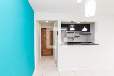 Sala - Hall da entrada e cozinha de apartamento para alugar com 2 quartos, 52m² em Cordovil, Rio de Janeiro