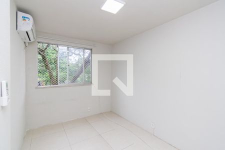 Quarto 1 de apartamento para alugar com 2 quartos, 52m² em Cordovil, Rio de Janeiro
