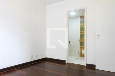 Apartamento à venda com 107m², 3 quartos e 1 vaga Apartamento à venda com 107m², 3 quartos e 1 vagaQuarto 3 - Suíte