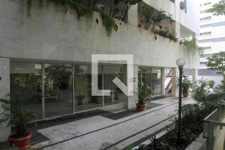 Apartamento à venda com 107m², 3 quartos e 1 vaga Apartamento à venda com 107m², 3 quartos e 1 vagaEntrada do Prédio