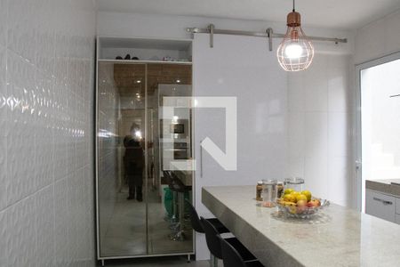 Casa à venda com 195m², 3 quartos e 2 vagasCozinha