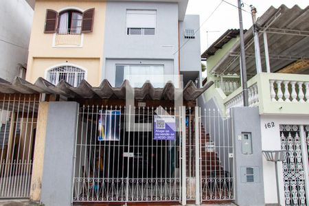 Casa à venda com 195m², 3 quartos e 2 vagasFachada