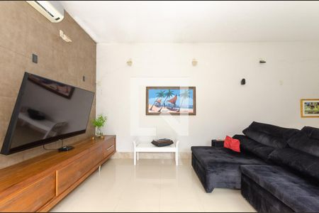 Sala de Estar de casa à venda com 4 quartos, 102m² em Santa Tereza, Porto Alegre