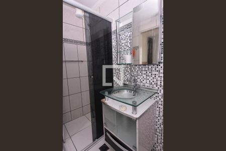 Banheiro de apartamento para alugar com 3 quartos, 45m² em Cidade Líder, São Paulo