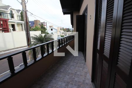 Casa de condomínio à venda com 367m², 4 quartos e 2 vagasSacada do Quarto 1