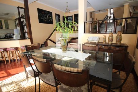 Casa de condomínio à venda com 367m², 4 quartos e 2 vagasSala de Jantar