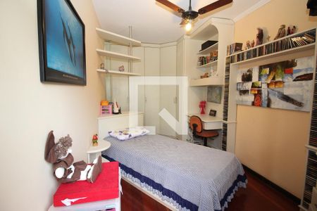 Casa de condomínio à venda com 367m², 4 quartos e 2 vagasQuarto 2