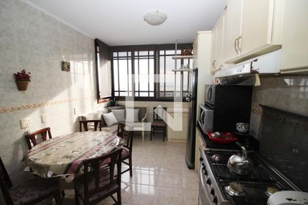 Casa de condomínio à venda com 367m², 4 quartos e 2 vagasCozinha