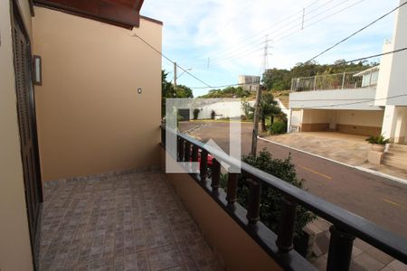 Casa de condomínio à venda com 367m², 4 quartos e 2 vagasSacada do Quarto 1