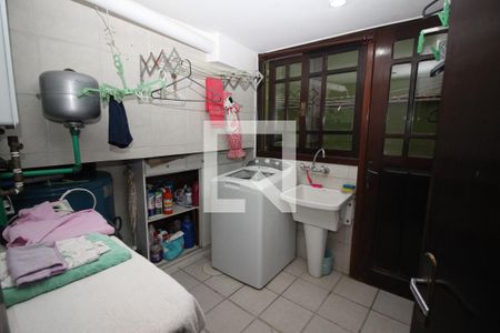 Casa de condomínio à venda com 367m², 4 quartos e 2 vagasÁrea de Serviço