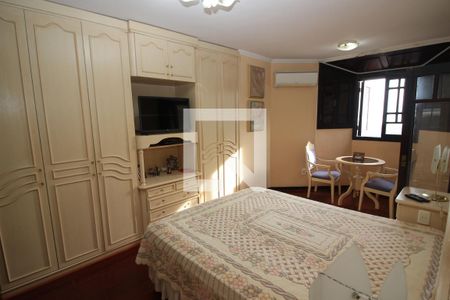 Casa de condomínio à venda com 367m², 4 quartos e 2 vagasQuarto Suíte