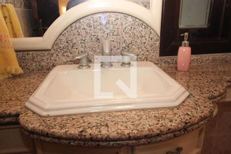 Casa de condomínio à venda com 367m², 4 quartos e 2 vagasLavabo