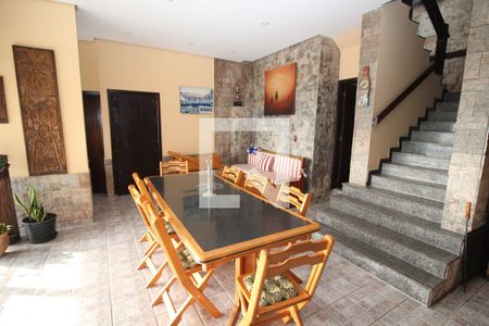 Casa de condomínio à venda com 367m², 4 quartos e 2 vagasvaranda