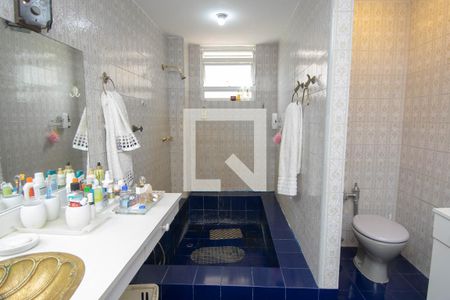 Apartamento à venda com 220m², 4 quartos e 1 vagaBanheiro do Quarto 2