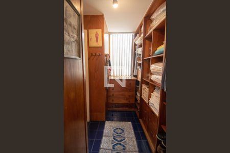 Apartamento à venda com 220m², 4 quartos e 1 vagaCloset