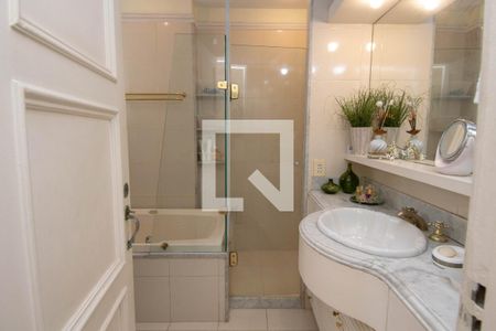 Apartamento à venda com 220m², 4 quartos e 1 vagaBanheiro do Quarto 3