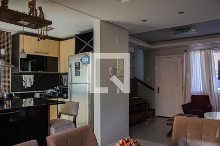 Sala de casa de condomínio à venda com 2 quartos, 120m² em Marechal Rondon, Canoas