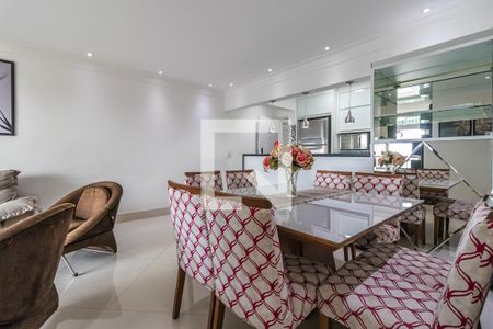 Sala de apartamento à venda com 3 quartos, 87m² em Jardim Tupanci, Barueri