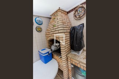 Casa à venda com 200m², 4 quartos e 2 vagas Casa à venda com 200m², 4 quartos e 2 vagasChurrasqueira