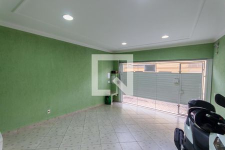 Casa à venda com 200m², 4 quartos e 2 vagas Casa à venda com 200m², 4 quartos e 2 vagasGaragem
