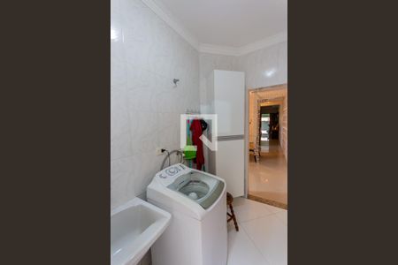 Casa à venda com 200m², 4 quartos e 2 vagas Casa à venda com 200m², 4 quartos e 2 vagasÁrea de Serviço