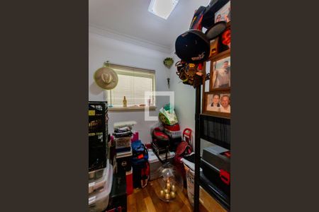 Casa à venda com 200m², 4 quartos e 2 vagas Casa à venda com 200m², 4 quartos e 2 vagasQuarto 1