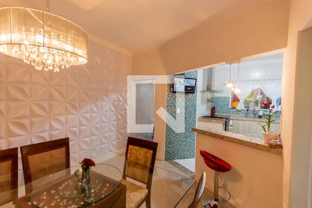 Casa à venda com 200m², 4 quartos e 2 vagas Casa à venda com 200m², 4 quartos e 2 vagasSala de Jantar