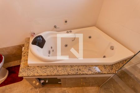 Casa à venda com 200m², 4 quartos e 2 vagas Casa à venda com 200m², 4 quartos e 2 vagasBanheira