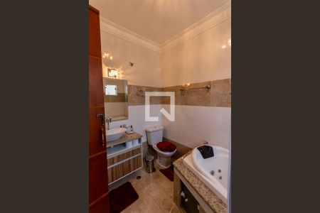 Casa à venda com 200m², 4 quartos e 2 vagas Casa à venda com 200m², 4 quartos e 2 vagasBanheiro da Suíte