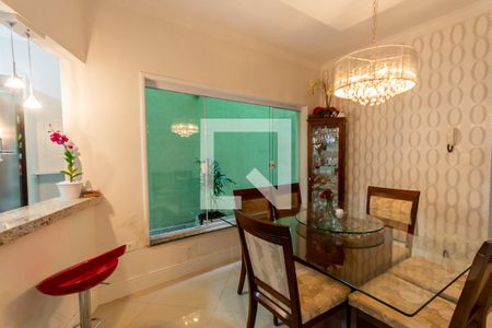 Casa à venda com 200m², 4 quartos e 2 vagas Casa à venda com 200m², 4 quartos e 2 vagasSala de Jantar