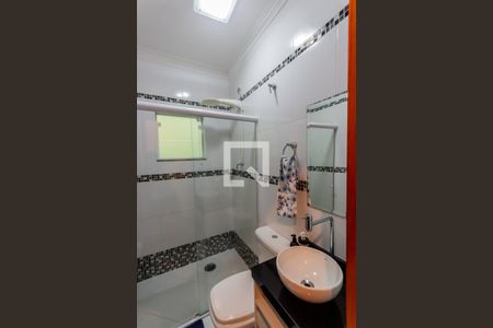 Casa à venda com 200m², 4 quartos e 2 vagas Casa à venda com 200m², 4 quartos e 2 vagasBanheiro