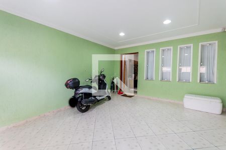 Casa à venda com 200m², 4 quartos e 2 vagas Casa à venda com 200m², 4 quartos e 2 vagasGaragem