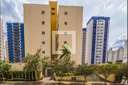 Apartamento para alugar com 70m², 2 quartos e 1 vagaFachada