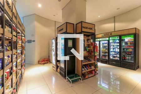 Studio à venda com 50m², 1 quarto e 1 vaga Studio à venda com 50m², 1 quarto e 1 vagaÁrea comum - Minimercado