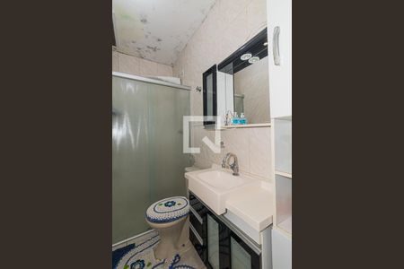 Casa à venda com 140m², 3 quartos e 2 vagas Casa à venda com 140m², 3 quartos e 2 vagasBanheiro 1