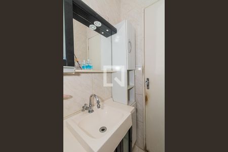 Casa à venda com 140m², 3 quartos e 2 vagas Casa à venda com 140m², 3 quartos e 2 vagasBanheiro 1