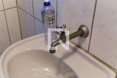 Casa à venda com 140m², 5 quartos e 4 vagasBanheiro da Garagem - Torneira