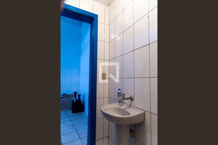 Casa à venda com 140m², 5 quartos e 4 vagasBanheiro da Garagem