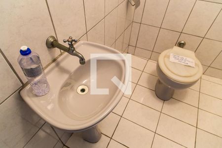 Casa à venda com 140m², 5 quartos e 4 vagasBanheiro da Garagem - Detalhe