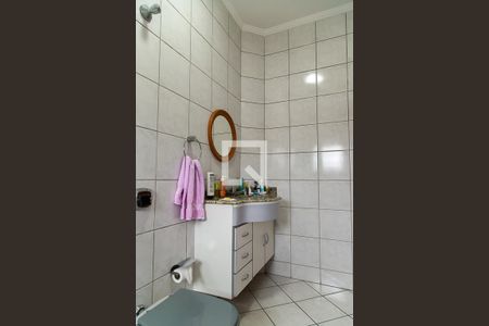 Casa à venda com 140m², 5 quartos e 4 vagasBanheiro da Suíte