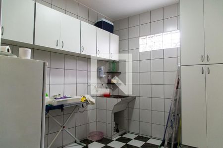 Casa à venda com 140m², 5 quartos e 4 vagasÁrea de Serviço