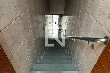 Casa à venda com 140m², 5 quartos e 4 vagasHall - Escada