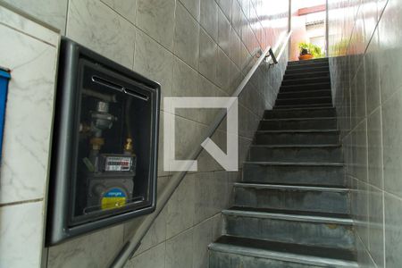 Casa à venda com 140m², 5 quartos e 4 vagasHall - Escada