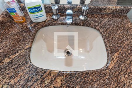 Casa à venda com 742m², 4 quartos e 2 vagasBanheiro da Suíte 3