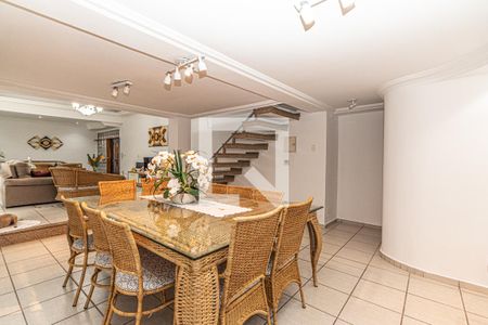 Casa à venda com 742m², 4 quartos e 2 vagasSala de Jantar