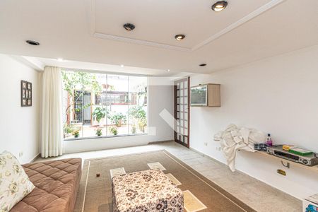 Casa à venda com 742m², 4 quartos e 2 vagasSala de TV